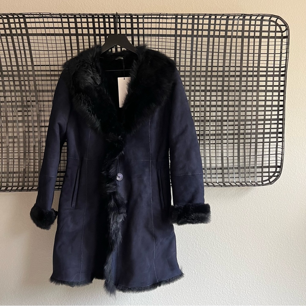 Elegant Hiso genuine shearling Women's Coat